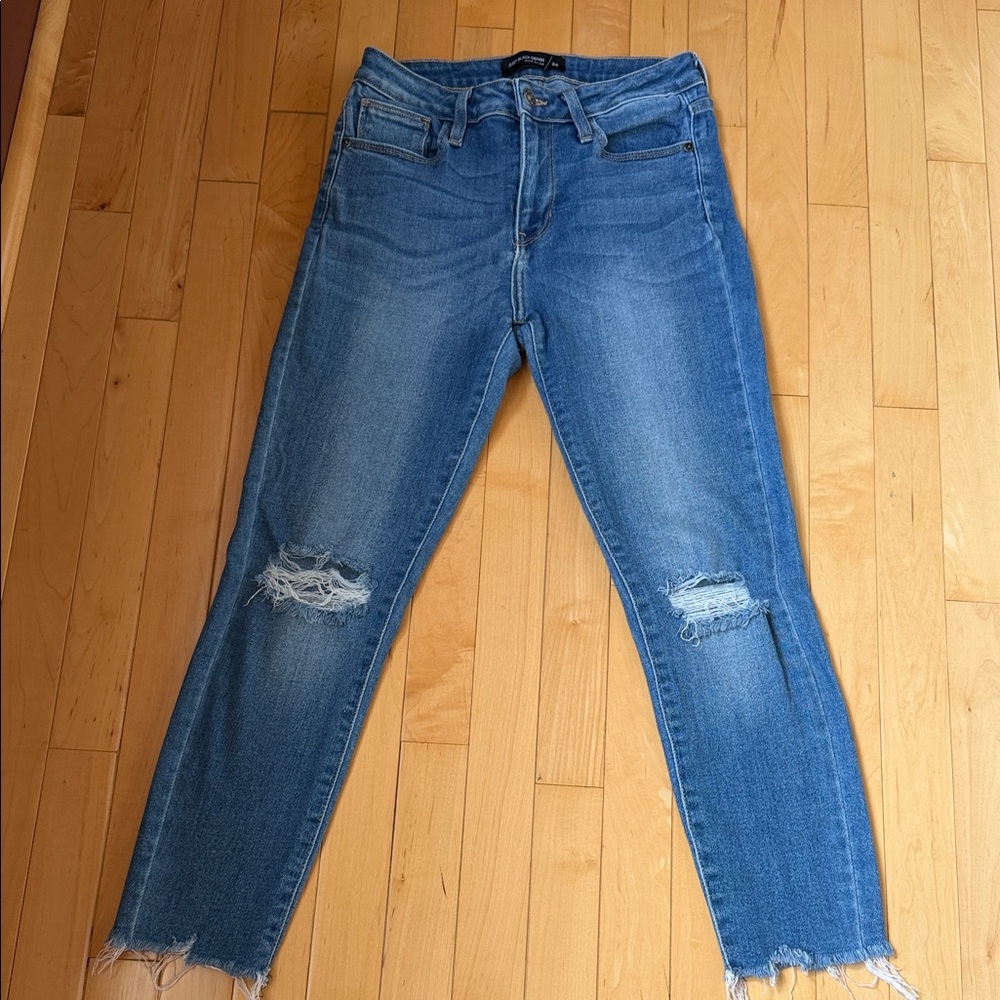 Just Black Denim Cropped Distressed Jeans Size 26